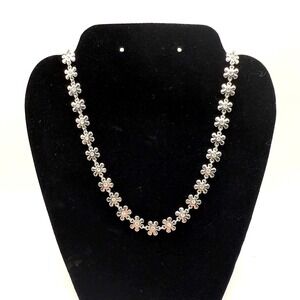 Vintage Silver Tone Floral Necklace – Feminine Statement Costume Jewelry